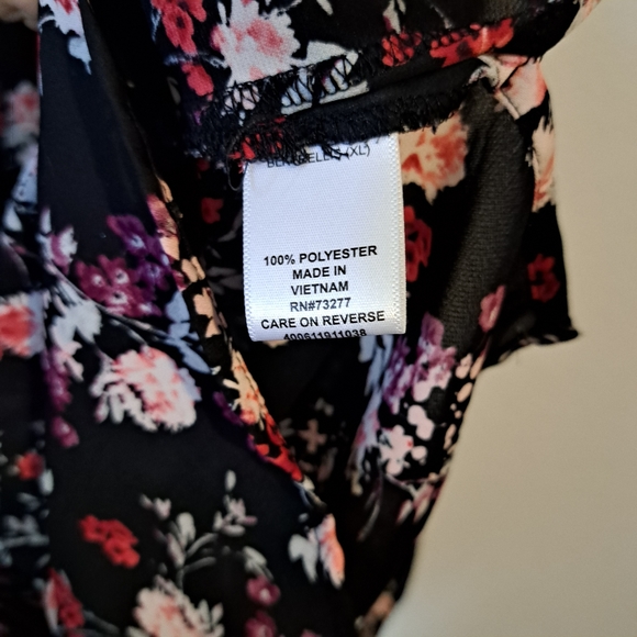 Elle floral button down blouse. XLarge - Picture 8 of 11